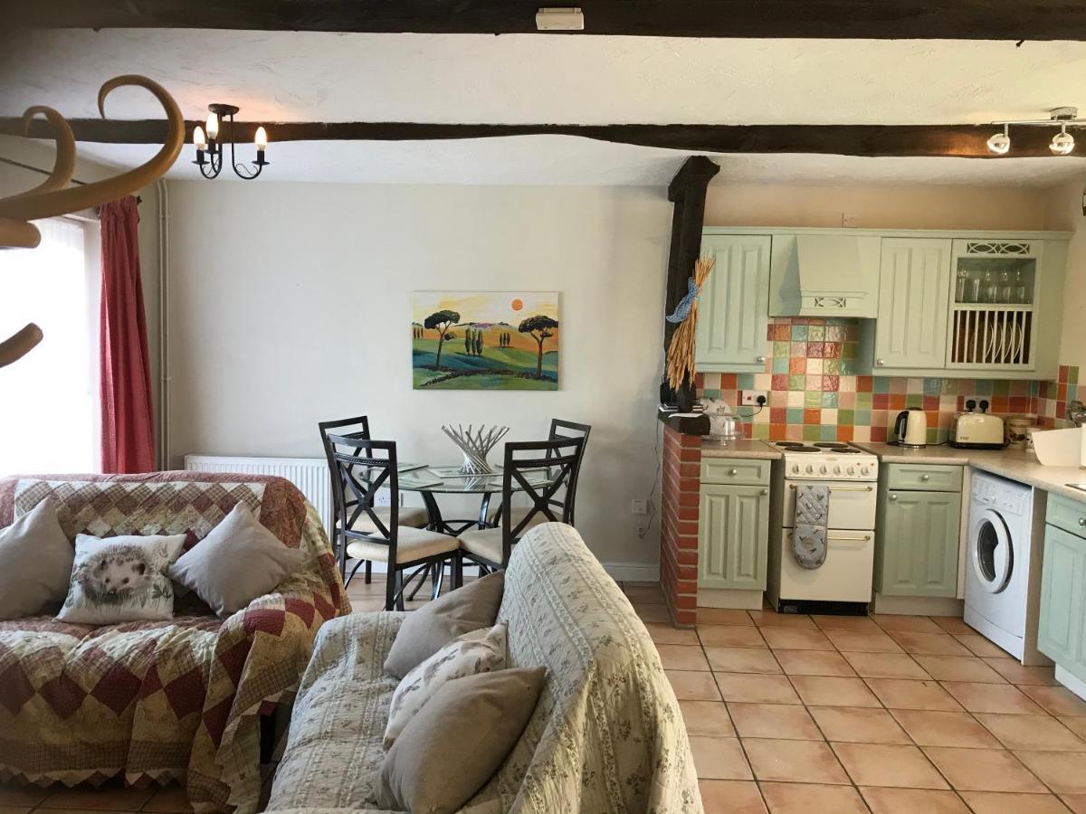 Meal House Apartment *
